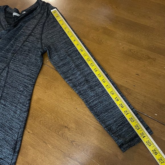 Soft Surroundings Women's Gray Burnout Scoop Neck Stretch Long Sleeve Blouse M - Picture 10 of 10